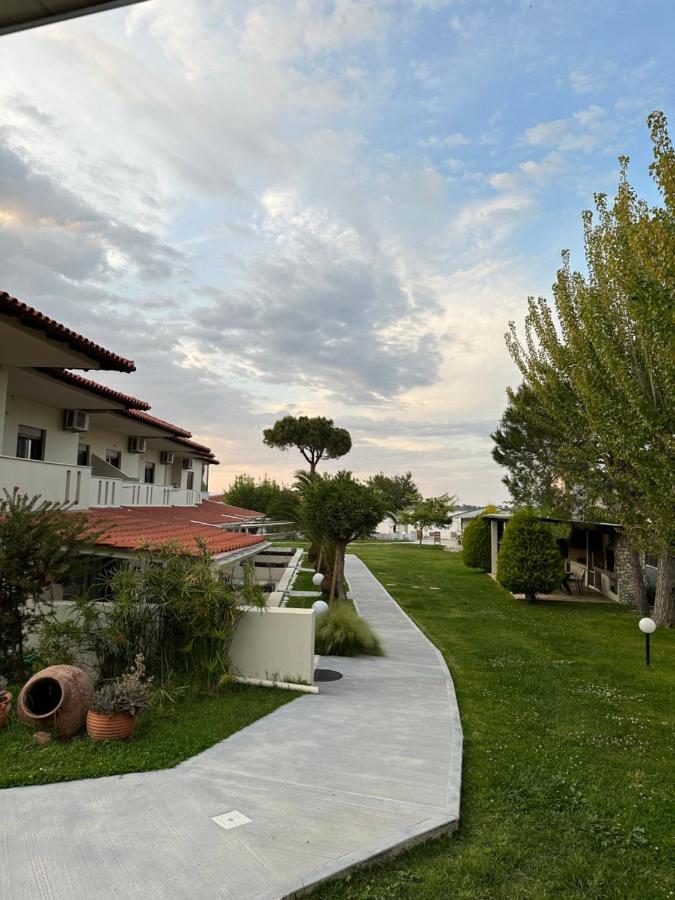 Zinozis Beach Apartments Vourvourou Exterior foto